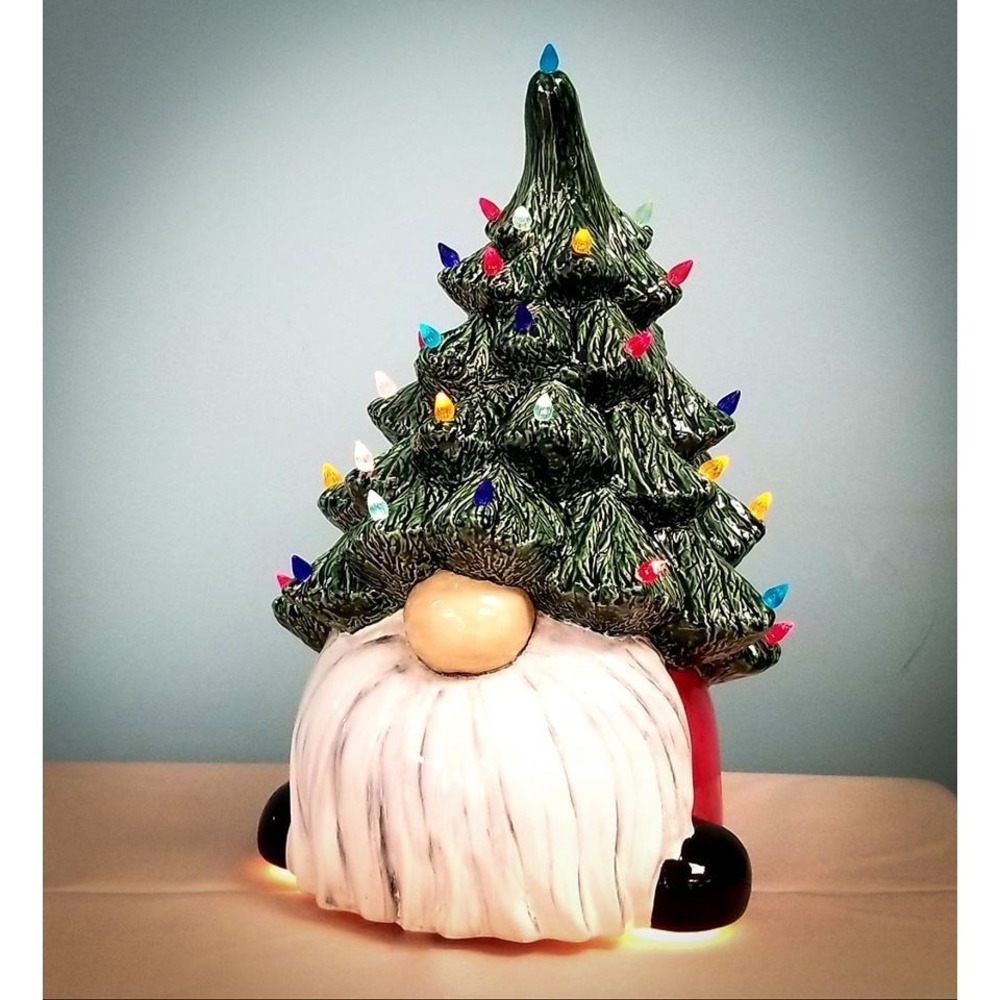 Light-Up Christmas Gnome Tree Craft Kit – NEW in Box Holiday Decor 5362
